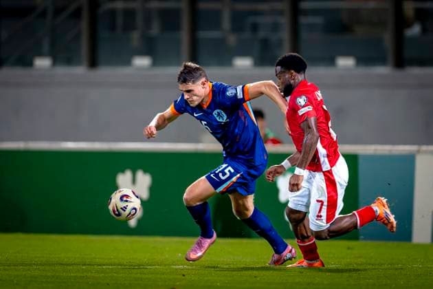 Netherlands defender Micky van de Ven, Malta player Joseph Mbong during the match Malta vs Netherlands at the National Stadium Ta Qali for the European Qualifiers Group G season 2025-2026 in ATTARD, Malta on 9 October 2025, (photo by Marcel van Dorst EYE4images DeFodi Images) Netherlands defender Micky van de Ven, Malta player Joseph Mbong during the match Malta vs Netherlands at the National Stadium Ta Qali for the European Qualifiers Group G season 2025 2026 in ATTARD, Malta on 9 October 2025, photo by Marcel van Dorst EYE4images DeFodi Images