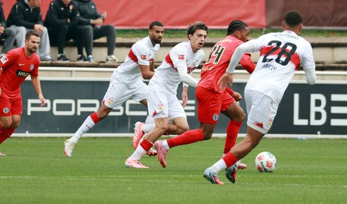 09 10 25 VfB Stuttgart SV Elversberg Germany, Stuttgart, 09 10 2025, Football, Bundesliga, Test match, VfB Stuttgart SV Elversberg v l Ameen Al Dakhil VfB Stuttgart , Jairzinho Malanga SV Elversberg