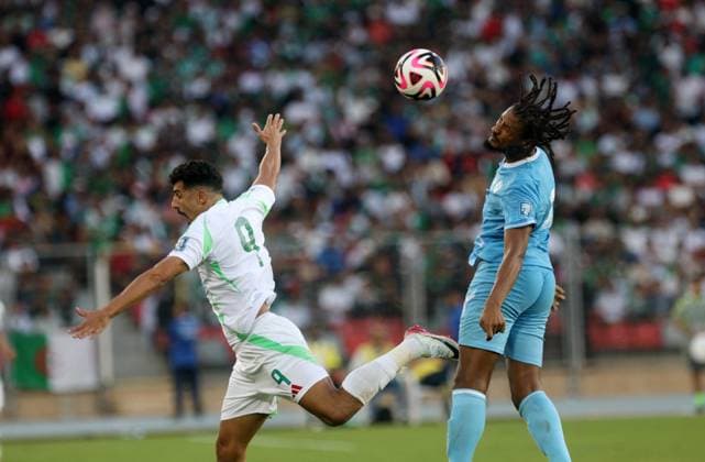 Algerie vs la Somalie qualification pour la Coupe du Monde de la Le joueur algÃ rien Baghdad Bounedjah en action, lors du match de football des eliminatoires de la Coupe du Monde de la FIFA 2026 entre la Somalie et l Algerie a Oran, Algerie, le 09 octobre 2025 (Photo By Billel Bensalem APP) oran Algerie Copyright: xAPPxAlgeriexPressxPhotosxBillelxBensalemx xAPPx IMG_3311