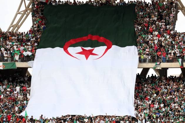 Algeria v Somalia - 2026 FIFA World Cup, WM, Weltmeisterschaft, Fussball Qualifier Supporters of Algeria cheer during the 2026 FIFA World Cup Qualifiers soccer match between Somalia and Algeria in Oran, Algeria, on October 9, 2025. Oran Algeria  Copyright: xAPPx originalFilename:app-notitle251009_npU5o.jpg