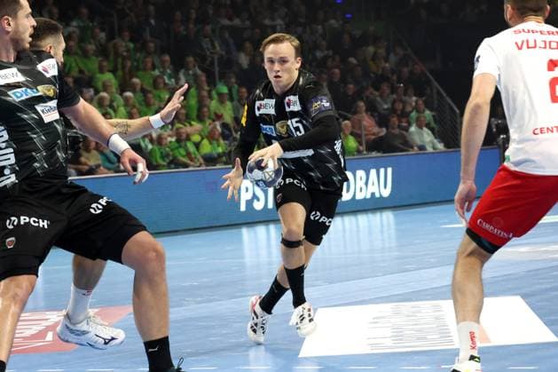 DEU, EHF Champions League, Fuechse Berlin vs DINAMO BUCURESTI, 09 10 2025, Max Schmeling Halle, Berlin, DEU, EHF Champions League, Fuechse Berlin vs DINAMO BUCURESTI, in the picture Tobias Grondahl Fuechse Berlin 15 nordphotoxGmbHx xEngler nph00076