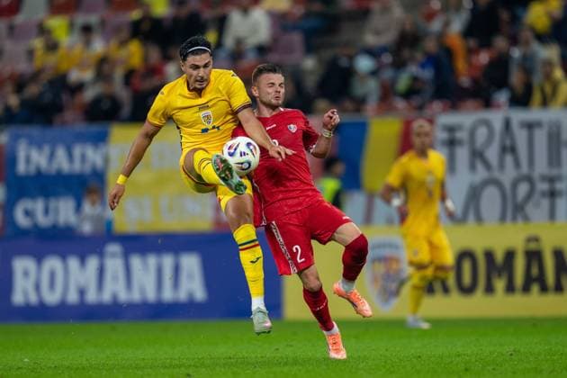 Lisav Naif Eissat S in duel cu Oleg Reabciuk D , Romania vs Moldova, Football, Friendly match, International match, 09 10 2025 Bucharest Bucharest Romania Copyright: xkolbert-press MarcxMarasescux
