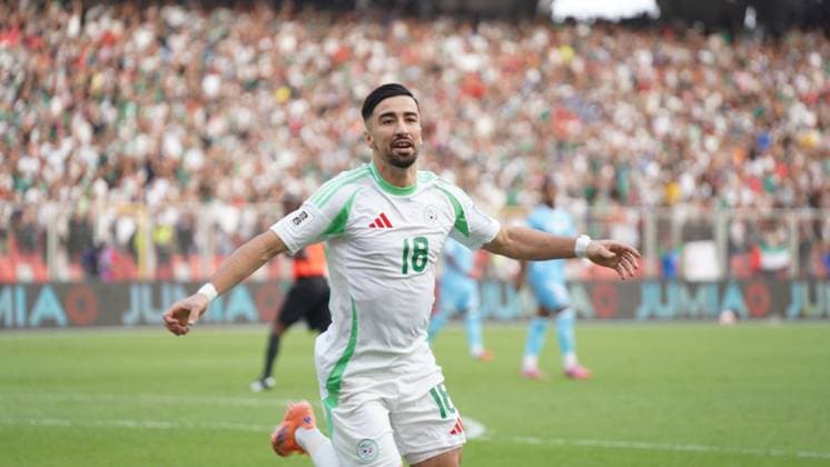 World Cup Qualifiers - Algeria v Somalia Ayoub Ghezala of the Algerian national soccer team during Algeria v Somalia compete for a World Cup qualifying match at Miloud Hadefi Stadium in Bir El Djir. Bir El Djir, Algérie, October 9, 2025. Photo by Hamza Bouhara ABACAPRESS.COM Oran Algeria  Copyright: xBouharaxHamza ABACAx