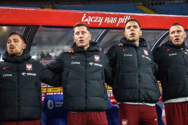 Poland - New Zealand International Friendly, Länderspiel, Nationalmannschaft Match Robert Lewandowski and Jan Bednarek during the Poland - New Zealand international friendly football match at Silesian Stadium in Chorzow, Poland on October 9, 2025. Chorzow Poland  Copyright: xBeataxZawrzelx originalFilename:zawrzel-polandne251009_npGGk.jpg