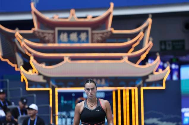 (251010) -- WUHAN, Oct. 10, 2025 -- Aryna Sabalenka reacts during the women s singles quarterfinal match between Elena Rybakina of Kazakhstan and Aryna Sabalenka of Belarus at the 2025 Wuhan Open tennis tournament in Wuhan, central China s Hubei Province, Oct. 10, 2025. ) (SP)CHINA-WUHAN-TENNIS-WUHAN OPEN-WOMEN S SINGLES (CN) Baixxuefei 