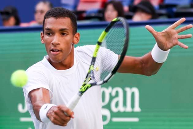 (251010) -- SHANGHAI, Oct. 10, 2025 -- Felix Auger-Aliassime of Canada hits a return to Arthur Rinderknech of France during the men s singles quarterfinal at the ATP, Tennis Herren World Tour Shanghai Masters tennis tournament in Shanghai, east China, Oct. 10, 2025. ) (SP)CHINA-SHANGHAI-TENNIS-ATP TOUR-SHANGHAI MASTERS-MEN S SINGLES (CN) WangxXiang 
