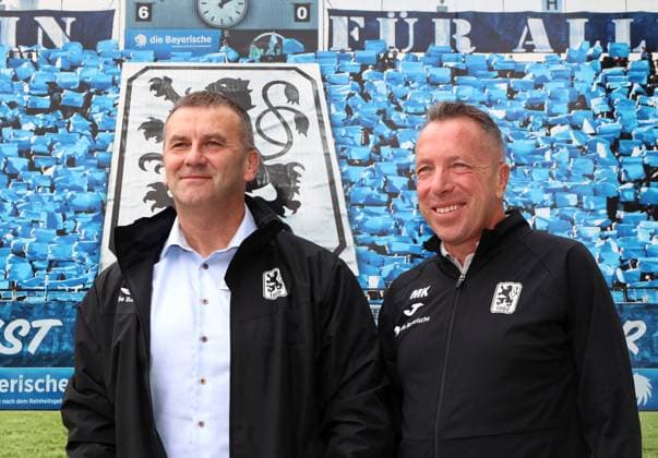 Football, Men, 3 Liga, Season 2025 2026, TSV 1860 Munich, Press conference, Presentation Markus Kauczinski, Coach Here in the picture Manfred Paula, Interim Managing Director TSV 1860 Munich li with Markus Kauczinski, Coach TSV 1860 Munich at his presentation at a press conference