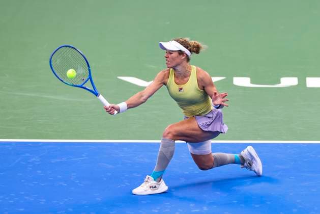 WUHAN, CHINA - OCTOBER 10: Laura Siegemund of Germany competes in the Women s Singles Quarterfinal match against Coco Gauff of the United States on day 7 of 2025 Wuhan Open at Optics Valley International Tennis Center on October 10, 2025 in Wuhan, Hubei Province of China.  Copyright: xVCGx 111596359992