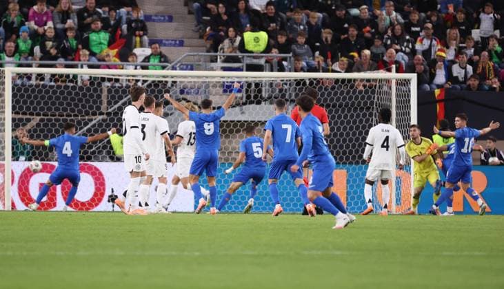 Germany Greece U21 European Championship Qualification Jena, 10 10 2025, Ernst Abbe Sportfeld, Soccer, International , U 21 Junior European Championship Qualification , Germany vs Greece , In the picture Goal for Greece Konstantinos Kostoulas 22, Greece scores to 0 1 , For editorial use only DFB UEFA regulations prohibit any use of photographs as image sequences and or quasi video , Picture Point