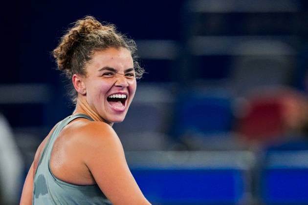 WUHAN, CHINA - OCTOBER 10: Jasmine Paolini of Italy reacts in the Women s Singles Quarterfinal match against Iga Swiatek of Poland on day 7 of 2025 Wuhan Open at Optics Valley International Tennis Center on October 10, 2025 in Wuhan, Hubei Province of China.  Copyright: xVCGx 111596398633