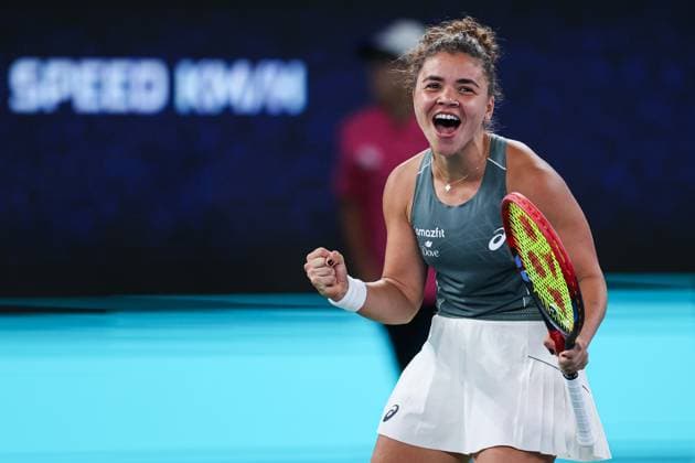 WUHAN, CHINA - OCTOBER 10: Jasmine Paolini of Italy reacts in the Women s Singles Quarterfinal match against Iga Swiatek of Poland on day 7 of 2025 Wuhan Open at Optics Valley International Tennis Center on October 10, 2025 in Wuhan, Hubei Province of China.  Copyright: xVCGx 111596398488