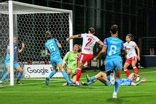 Soccer I Women I Season 2025 2026 I Bundesliga I Matchday 6 I RB Leipzig SGS Essen I 10 10 2025 Giovanna Hoffmann 7, Rasenballsport Leipzig scores the goal to make it 1 0 Leipzig RB Training Center, Cottaweg 7 Saxony Germany Copyright: xLobeca InesxHähnelx
