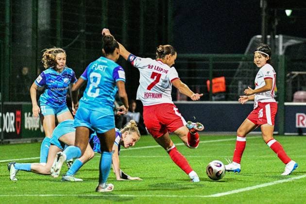 Soccer I Women I Season 2025 2026 I Bundesliga I 6 Matchday I RB Leipzig SGS Essen I 10 10 2025 Goal Giovanna Hoffmann 7, Rasenballsport Leipzig , Julia Debitzki 23, SGS Essen on the ground comes too late Leipzig RB Training Center, Cottaweg 7 Saxony Germany Copyright: xLobeca InesxHähnelx