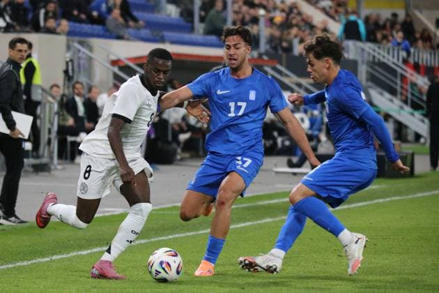 10 10 2025, xmohx, Football U 21 European Championship Qualification, Germany Greece v l Noel Aseko German National Football Team DFB U21 Charalampos Kostoulas Greece U21 Noa Tzeims Alen Greece U21 duel, action, action, battle for the ball DFL DFB REGULATIONS PROHIBIT ANY USE OF PHOTOGRAPHS as IMAGE SEQUENCES and or QUASI VIDEO Jena
