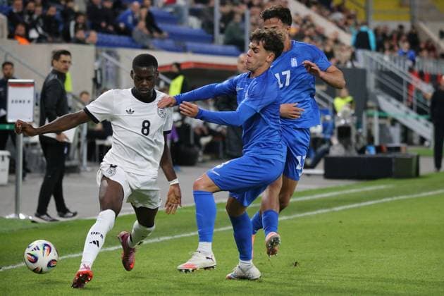 10 10 2025, xmohx, Football U 21 European Championship Qualification, Germany Greece v l Noel Aseko German National Football Team DFB U21 Charalampos Kostoulas Greece U21 Noa Tzeims Alen Greece U21 duel, action, action, battle for the ball DFL DFB REGULATIONS PROHIBIT ANY USE OF PHOTOGRAPHS as IMAGE SEQUENCES and or QUASI VIDEO Jena