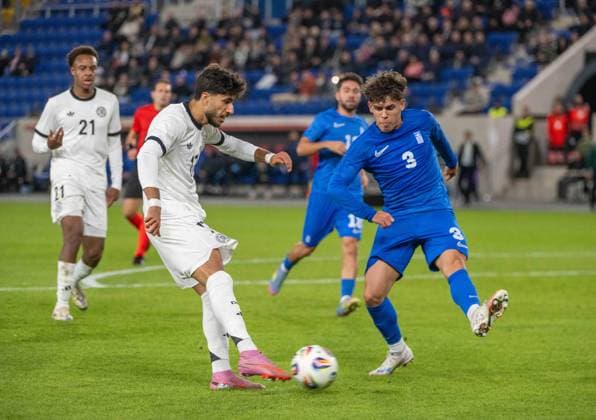 Soccer, Youth, Season 2025 26, U21, European Championship Qualification Group F 4 Matchday in Jena Germany Greece, f l Assan Ouedraogo U21, Germany , Muhammed Damar U21, Germany scores the goal for 1 2 against Noa Tzeims Alen U21, Greece , 10 10 2025, Copyright: xMatthiasxKochx