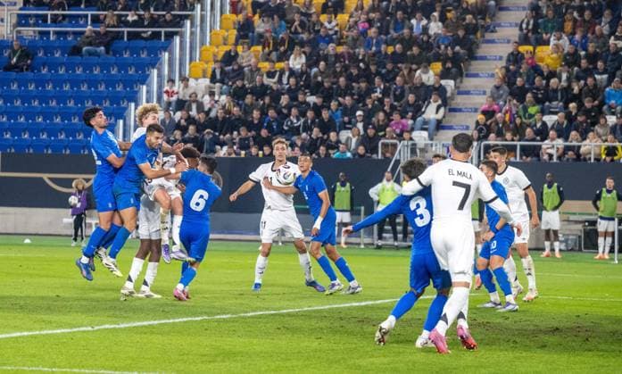 Soccer, Youth, Season 2025 26, U21, European Championship Qualification Group F 4 Matchday in Jena Germany Greece, Tom Rothe 2 v l , U21, Germany scores the goal to 2 2, 10 10 2025, Copyright: xMatthiasxKochx