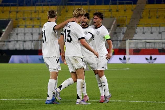 10 10 2025, xmohx, Football U 21 European Championship Qualification, Germany Greece v l Goal celebration after the goal to celebrate the goal celebrate 2 2 by Tom Alexander Rothe German National Football Team DFB U21 DFL DFB REGULATIONS PROHIBIT ANY USE OF PHOTOGRAPHS as IMAGE SEQUENCES and or QUASI VIDEO Jena