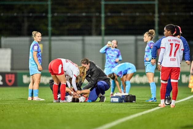 10 10 2025, GER, Womens Soccer, BL, 2025 2026, RB Leipzig SGS Essen Giovanna Hoffmann 7, RB Leipzig , injured on the ground Leipzig Training Center of the Red Bull Saxony Germany