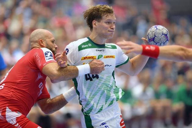 Blaer Hinriksson SC DHfK Leipzig 44 on the ball , Adrian Sipos MT Melsungen 8 , GER, MT Melsungen SC DHfK Leipzig, Handball, 1 Bundesliga, Matchday 8, Season 2025 2026, 10 10 2025, GER, MT Melsungen SC DHfK Leipzig, Handball, 1 Bundesliga, Matchday 8, Season 2025 2026, 10 10 2025 Kassel Copyright: xEibner-Pressefotox xRolandxSippex EP_RSL