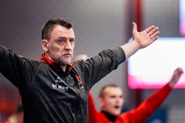 Piotr Przybecki TuS N Luebbecke, Coach gestures GER, TuS N Luebbecke vs VfL Luebeck Schwartau, Handball, 2 Bundesliga, Matchday 7, Season 2025 2026, 10 10 2025 GER, TuS N Luebbecke vs VfL Luebeck Schwartau, Handball, 2 Bundesliga, Matchday 7, Season 2025 2026, 10 10 2025 Luebbecke Copyright: xEibner-Pressefoto JanxRollingerx EP_JSK