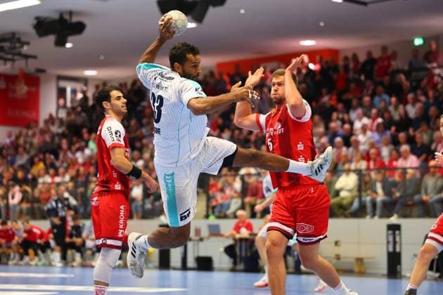 Goal throw by Djibril M Bengue Bietigheim TuS Ferndorf vs SG BBM Bietigheim, Handball, 2 Bundesliga, 10 10 2025 TuS Ferndorf vs SG BBM Bietigheim, Handball, 2 Bundesliga, 10 10 2025 Kreuztal Copyright: xEibner-Pressefotox EP_RWS