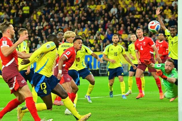 Strawberry Arena, Solna, Sweden, Oct 10th 2025: Viktor Johansson ( Sweden) in the FIFA World Cup, WM, Weltmeisterschaft, Fussball Qualifiers game on October 10th 2025 between Sweden and Switzerland at Strawberry Arena in Solna, Sweden (Peter Sonander SPP) Copyright: xPeterxSonander SPPx spp-en-PeSo-PSon-20251010-205143_PS_9194