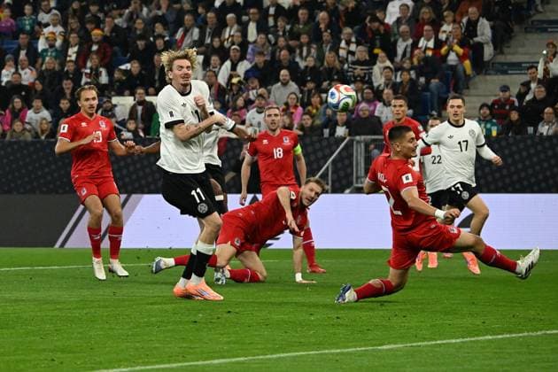 10 10 2025, xsltx, Football World Cup Qualification 2026, Germany Luxembourg v l Serge Gnabry German National Football Team DFB Nick Woltermade German National Football Team DFB Handball DFL DFB REGULATIONS PROHIBIT ANY USE OF PHOTOGRAPHS as IMAGE SEQUENCES and or QUASI VIDEO Sinsheim