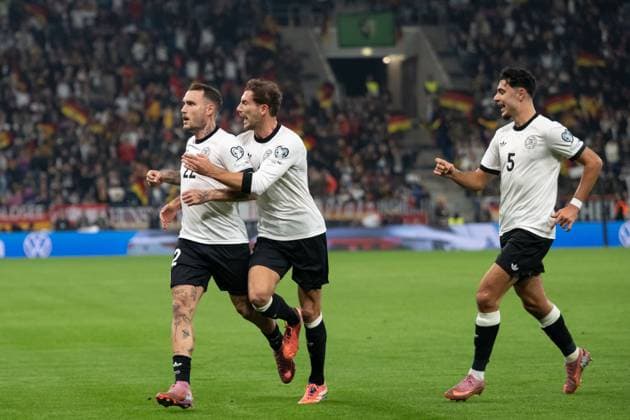 Goal for 1 0 by David Raum Germany, 22 , free kick goal, cheers, goal celebration with Leon Goretzka Germany, 08 , Aleksandar Pavlovic Germany, 05 GER, Germany vs. Luxembourg, Football, Men, World Cup Qualification Europe, Matchday 7, Season 2025 2026, 10 10 2025, GER, Germany vs. Luxembourg, Football, Men, World Cup Qualification Europe, Matchday 7, Season 2025 2026, 10 10 2025 Sinsheim Copyright: xEibner-Pressefoto WolfgangxFrankx EP_WFK