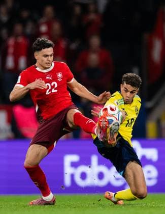 251010 Fabian Rieder of Switzerland and Yasin Ayari of Sweden during the FIFA World Cup Qualifier football match between Sweden and Switzerland on October 10, 2025 in Stockholm Photo Joel Marklund BILDBYRAN kod JM JM0740 bbeng fotboll football soccer fotball vm kval kval fifa world cup qualifier qualifier qualification sverige sweden sverige a schweiz switzerlandbbauto sverige sweden  Copyright: JOELxMARKLUND BB251010JM010
