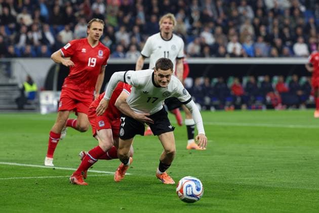 in duel, action, with Florian Wirtz 17 Germany , Germany vs. Luxembourg, Soccer, World Cup Qualification, 10 10 2025 Sinsheim Baden Wuerttemberg Germany Copyright: xkolbert-press ChristianxKolbertx