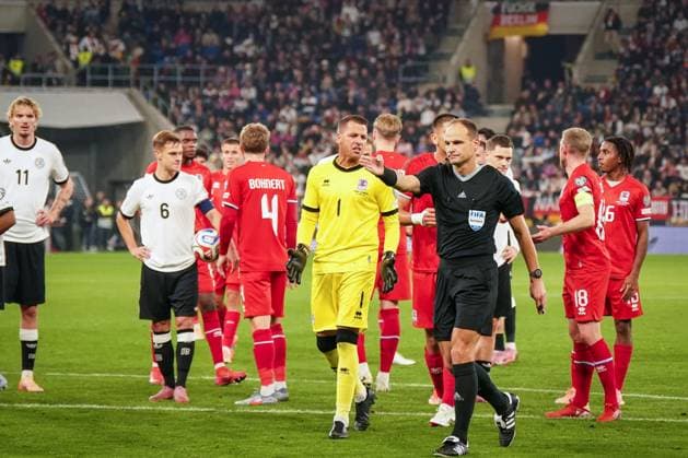 Soccer FIFA World Cup Qualification Europe 2025 26, 7 Matchday Germany vs. Luxembourg PreZero Arena Sinsheim Referee Nenad Minakovic SRB points to penalty kick Copyright: xJOERANxSTEINSIEKx