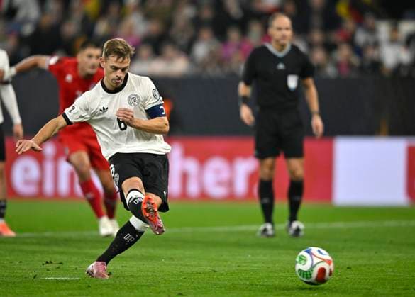 GOAL for 2 0 Joshua Kimmich GER 06 Penalty, penalty kick Goal kick Action Goal chance DFB Laenderspiel Germany GER vs Luxembourg LUX World Cup Qualifiers European Qualifiers 10 10 2025 DFL REGULATIONS PROHIBIT ANY USE OF PHOTOGRAPHS AS IMAGE SEQUENCES AND OR QUASI VIDEO DFB Laenderspiel Germany GER vs Luxembourg LUX