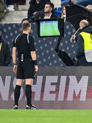 Schiedsrichter Nenad Minakovic looks at VAR during the FIFA World Cup, WM, Weltmeisterschaft, Fussball 2026 qualifier match between Germany and Luxembourg at PreZero-Arena on October 10, 2025 in Sinsheim, Germany. (Photo by Harry Langer DeFodi Images) Referee Nenad Minakovic looks at VAR during the FIFA World Cup 2026 qualifier match between Germany and Luxembourg at PreZero Arena on October 10, 2025 in Sinsheim, Germany Photo by Harry Langer DeFodi Images