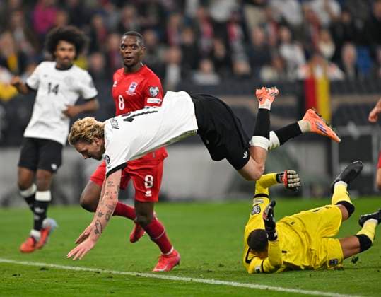 10 10 2025, Soccer World Cup Qualification Europe 2025 26, Matchday 7, Germany Luxembourg, in the PreZero Arena Sinsheim v l Nick Woltemade Germany vs. goalkeeper Anthony Moris Luxembourg