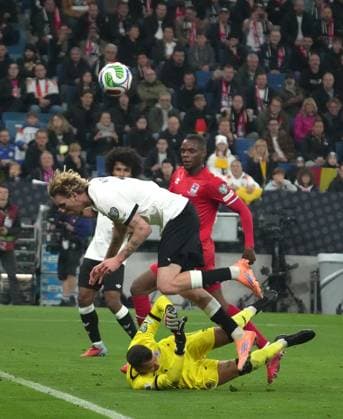 GER, World Cup Qualification, Germany vs. Luxembourg 10 10 2025, PreZero Arena, Sinsheim, GER, World Cup Qualification, Germany vs. Luxembourg , in the picture goalkeeper Anthony Moris Luxembourg , Nick Woltemade Germany Christopher Martins Luxembourg nordphotoxGmbHx xBratic nph00250