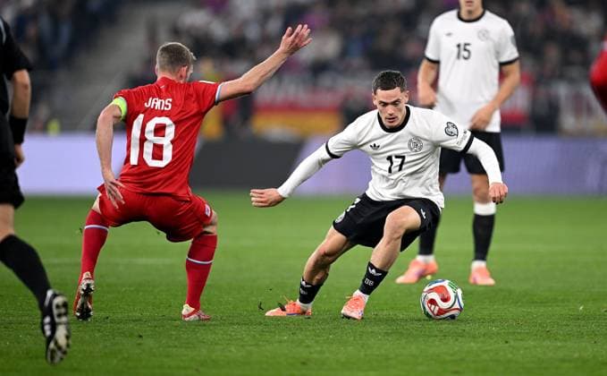 Football International Qualification World Cup 2026 in Sinsheim Group A 3 Matchday Germany Luxenburg 10 10 2025 Laurent Jans left, Luxenburg v Florian Wirtz right, Germany