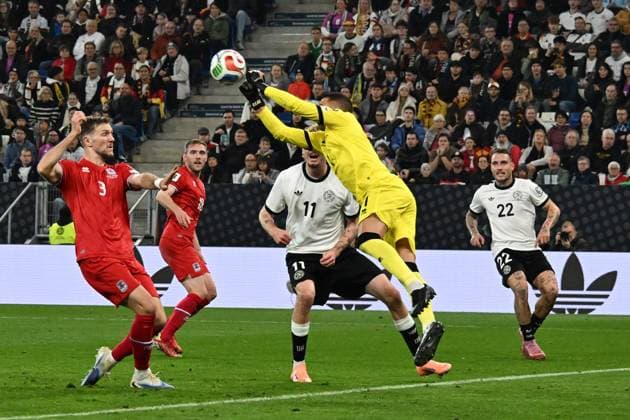 10 10 2025, xsltx, Football World Cup Qualification 2026, Germany Luxembourg v l Anthony Moris Luxembourg Nick Woltermade German National Football Team DFB Zweikampf, action, action, battle for the ball DFL DFB REGULATIONS PROHIBIT ANY USE OF PHOTOGRAPHS as IMAGE SEQUENCES and or QUASI VIDEO Sinsheim