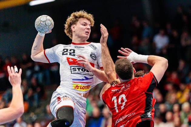 v l Magnus Holpert VfL Luebeck Schwartau, 22 , Yannick Draeger TuS N Luebbecke, 19 , Max Santos TuS N Luebbecke, 04 GER, TuS N Luebbecke vs VfL Luebeck Schwartau, Handball, 2 Bundesliga, 7 Matchday, Season 2025 2026, 10 10 2025 GER, TuS N Luebbecke vs VfL Luebeck Schwartau, Handball, 2 Bundesliga, 7 Matchday, Season 2025 2026, 10 10 2025 Luebbecke Copyright: xEibner-Pressefoto JanxRollingerx EP_JSK
