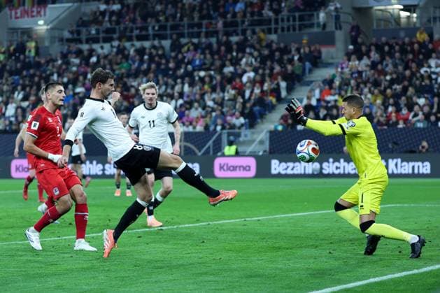 Soccer World Cup Qualification Germany Luxembourg on 10 10 2025 at the PreZero Arena in Sinsheim Leon Goretzka Germany , mitte DFB regulations prohibit any use of photographs as image sequences and or quasi video xMSx