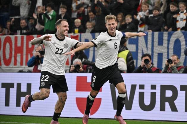 Cheer 4 0 Joshua Kimmich Germany , David Raum Germany , v re 10 10 2025, FIFA World Cup Qualification Europe 2025 26, 7 Matchday Germany Luxembourg Sinsheim PreZero Arena Nordrhein Westfalen Germany Team2