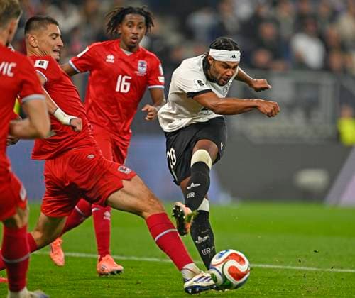 10 10 2025, Football World Cup Qualification Europe 2025 26, Matchday 7, Germany Luxembourg, in the PreZero Arena Sinsheim Serge Gnabry Germany pulls away