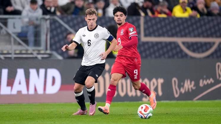 v li Joshua Kimmich Germany, 6 , Aiman Dardari Luxembourg, 9 , Action, Action, Match scene, 10 10 2025, Sinsheim Germany , Soccer, World Cup Qualification, Germany Luxembourg, THE EVENT REGULATIONS PROHIBIT ANY USE OF PHOTOGRAPHS AS IMAGE SEQUENCES AND OR QUASI VIDEOS xozx