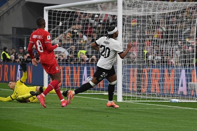 10 10 2025, xjrdrx, Football World Cup Qualification 2026, Germany Luxembourg v l Goal celebration after the goal to celebrate the goal celebrate 3 0 by Serge Gnabry German National Football Team DFB DFL DFB REGULATIONS PROHIBIT ANY USE OF PHOTOGRAPHS as IMAGE SEQUENCES and or QUASI VIDEO Sinsheim