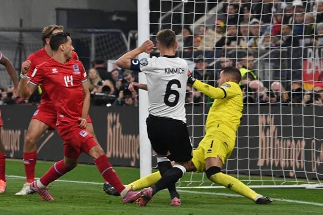 10 10 2025, xjrdrx, football world cup qualification 2026, Germany Luxembourg v l Joshua Kimmich German national football team DFB Torschuetze, scores the goal, Treffer, scores the goal 4 0 Anthony Moris Luxembourg DFL DFB REGULATIONS PROHIBIT ANY USE OF PHOTOGRAPHS as IMAGE SEQUENCES and or QUASI VIDEO Sinsheim