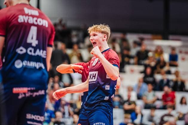 Volleyball mens season 2025 2026 League Cup 2025 SVG Lüneburg vs FT 1844 Freiburg 10 10 2025 Axel Larsen 18 SVG Lüneburg cheers