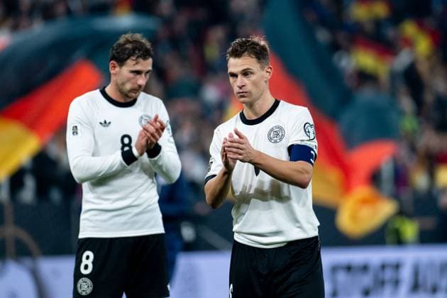 Joshua Kimmich Germany, 06 , Leon Goretzka Germany, 08 celebrate the victory and thank the fans, behind them German flags flags, GER, Germany vs Luxembourg, Football, Men, World Cup Qualification Europe, Matchday 7, Season 2025 2026, 10 10 2025 GER, Germany vs Luxembourg, Football, Men, World Cup Qualification Europe, Matchday 7, Season 2025 2026, 10 10 2025 Sinsheim Copyright: xEibner-Pressefoto Memmlerx EP_MMR