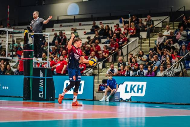 Volleyball Men Season 2025 2026 League Cup 2025 SVG Lüneburg vs FT 1844 Freiburg 10 10 2025 Santeri Välimaa 12 SVG Lüneburg cheers