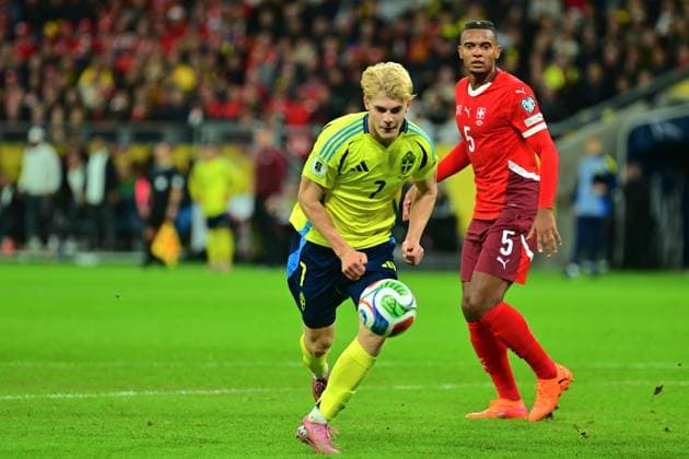 Strawberry Arena, Solna, Sweden, Oct 10th 2025: Lucas Bergvall (7 Sweden) in the FIFA World Cup, WM, Weltmeisterschaft, Fussball Qualifiers game on October 10th 2025 between Sweden and Switzerland at Strawberry Arena in Solna, Sweden (Peter Sonander SPP) Copyright: xPeterxSonander SPPx Sportspressphoto_SPR40795