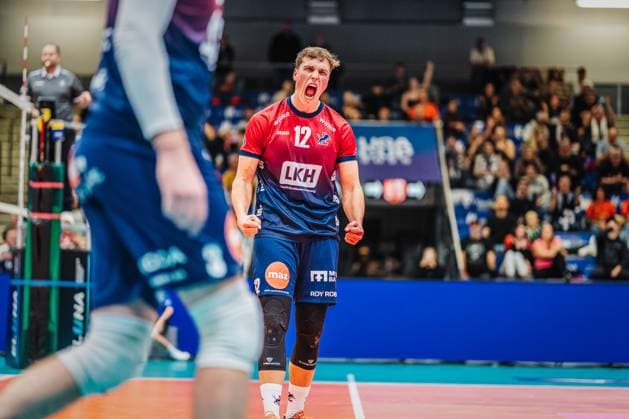 Volleyball Men Season 2025 2026 League Cup 2025 SVG Lüneburg vs FT 1844 Freiburg 10 10 2025 Santeri Välimaa 12 SVG Lüneburg cheers